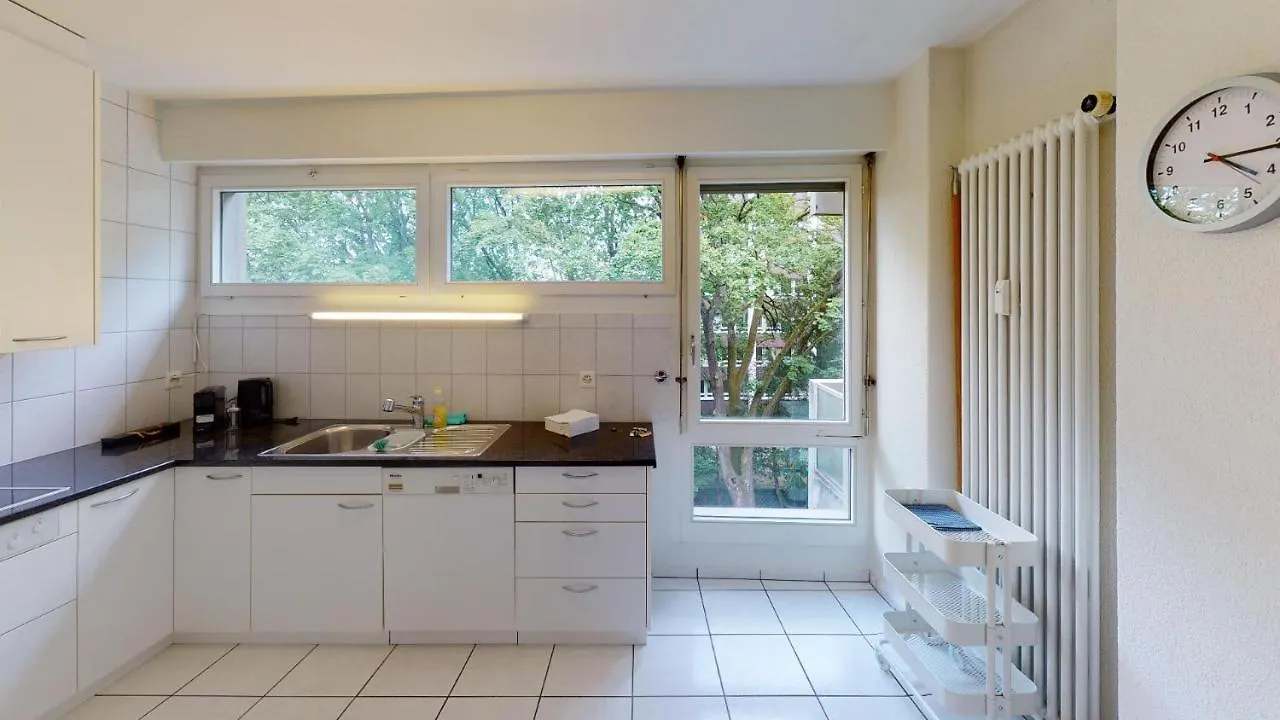 Unique Serviced Living - Gellert Aeschenplatz Basel Apartment